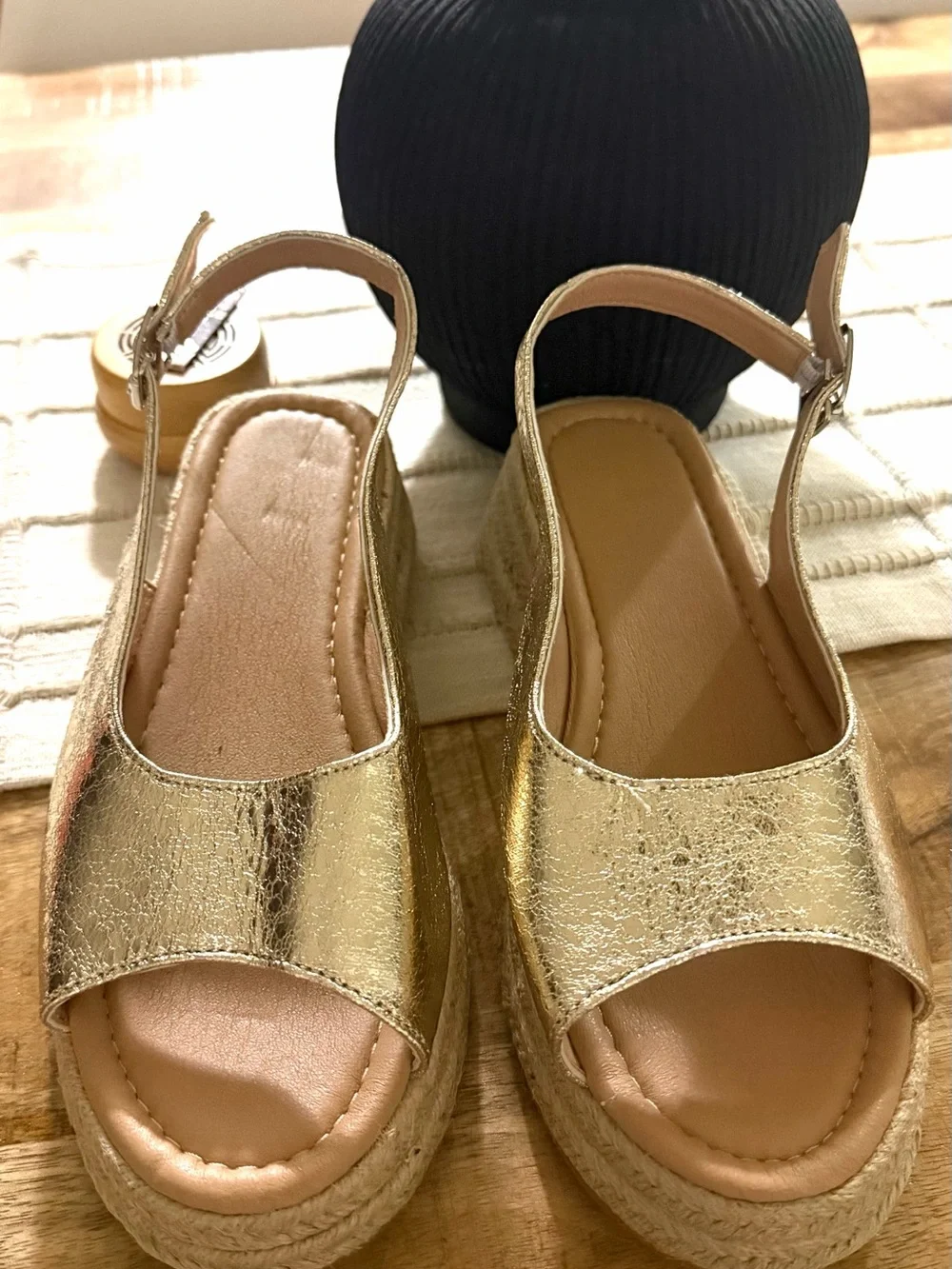 N/A stylish gold